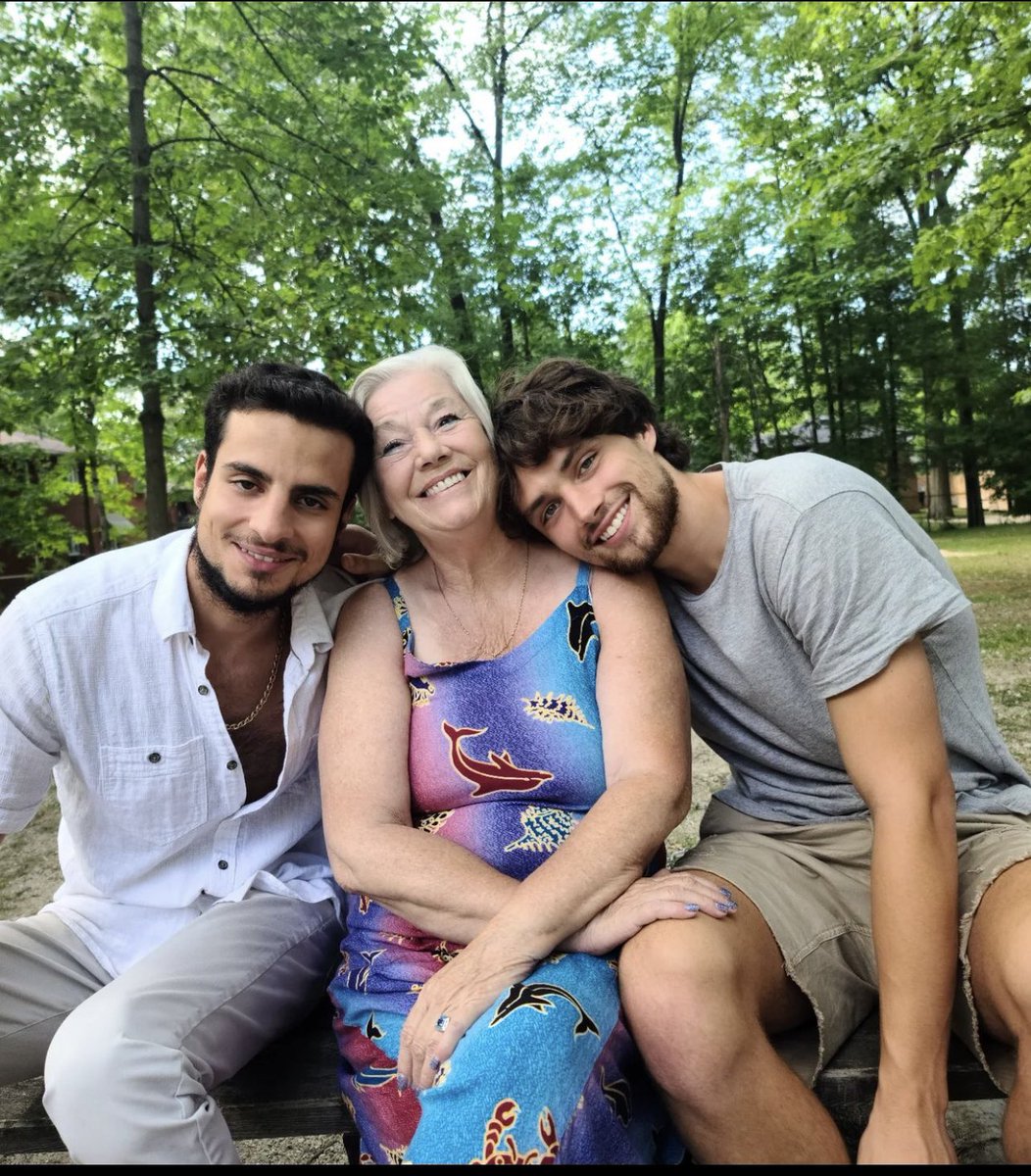 atsummertimefun's tweet photo. Absolutely beautiful picture. #NoMatterWhat #WilliamStrong #AdamStrong #NeverLeaving 💪❤️♾🫶🙏🏻🐼 https://t.co/ToTA9yEQiX