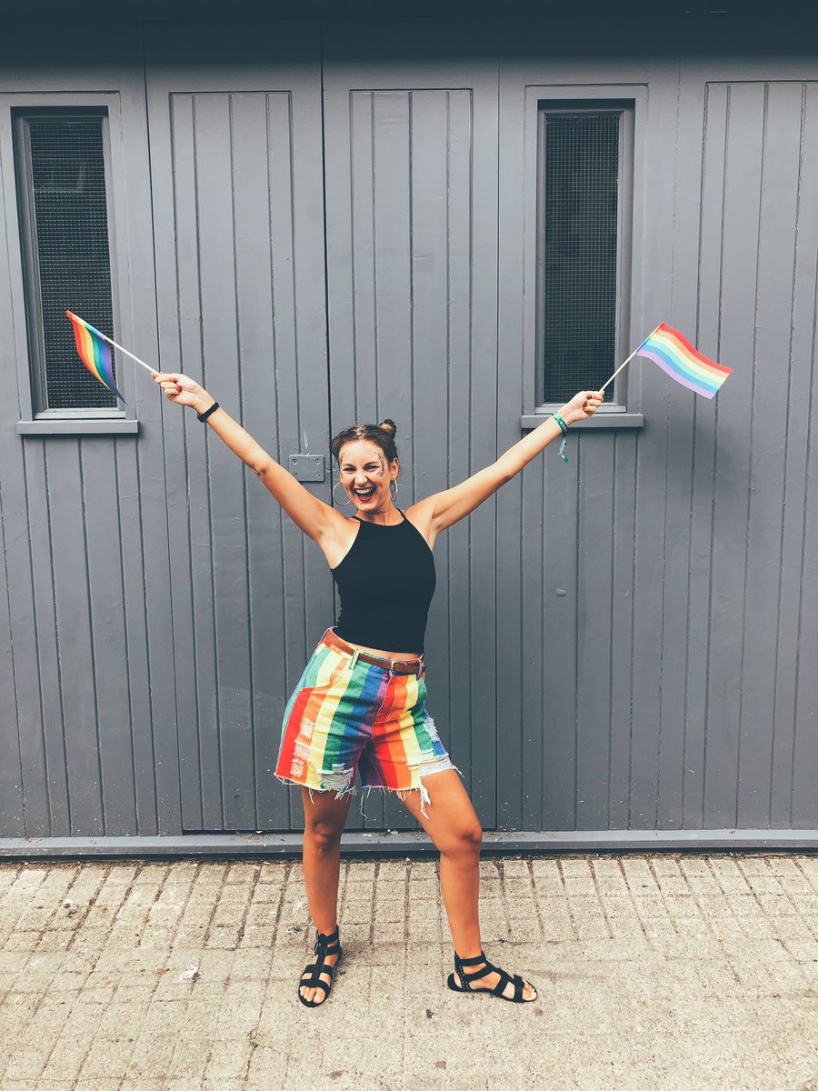 Cassie HT🖤🏳️🌈 tweet media