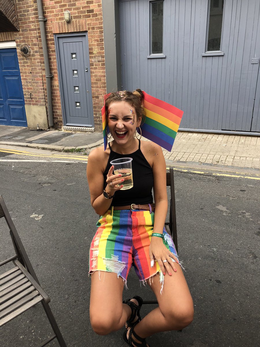 Cassie HT🖤🏳️🌈 tweet media