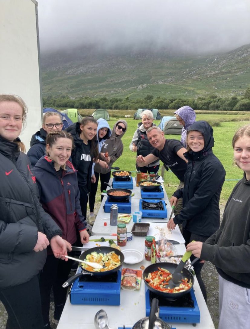 CommandoChef's tweet photo. Cracking day in the Snowdonia Mountains with @LiverpoolFCW Academy-Food, Maps, Ob Stance, Camp, Walk, Chat &amp; Smiles in the rain😊. @LFC @BarclaysWSL @RoyalMarines @RoyalNavy @NAVYfit  Team-building &amp; Engagement - Have a great season girls 👍👊🤩 https://t.co/85PcTAsr1g