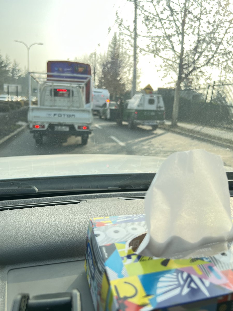 patholin's tweet image. No puedo creer que se pierda esta cantidad de recursos En un funeral de un narco más de 100 carabineros