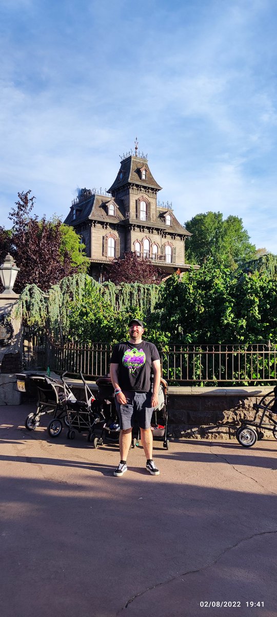 The_Steady_Hand's tweet photo. @OutsideXbox @outsidextra At Disneyland Paris and @seanritson thought it only fitting to take the Hallowstream shirt to the spookiest place here! Phantom Manor! 👻 https://t.co/FrPhGqob92