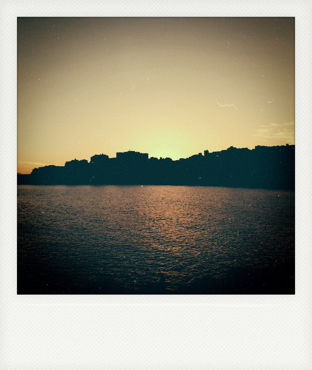somestinkydude's tweet photo. #sunsetphotography #sunsetcollector #polaroid #skyline #kultcamera https://t.co/SXnVTVZMnE