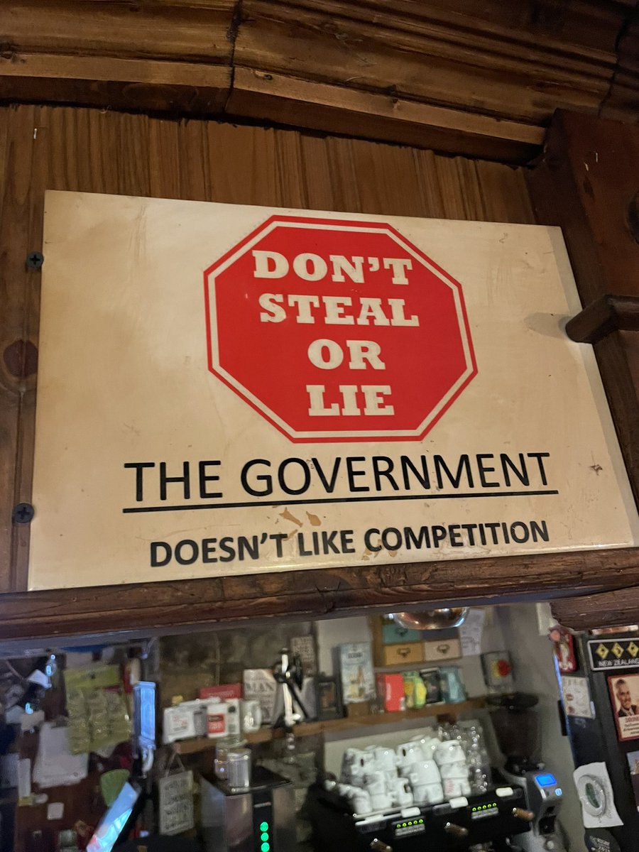 yellowpackjim's tweet photo. All pubs should have at least one good #YourDa sign https://t.co/qqsEQzUaJE
