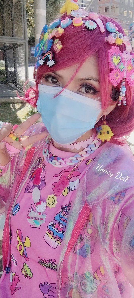 Honey_Tsubasa's tweet photo. 🍬🍭🌈International Decora Day 🌸🍒🍭
Last Saturday, July 30, the second International Decora Day was celebrated #internationaldecoraday #internationaldecoraday2022 #internationaldecoradayBolivia #IDD2022 #decoragirl #decorafashion #decola #kawaiifashion #decorakei https://t.co/IkjnSZre4Z