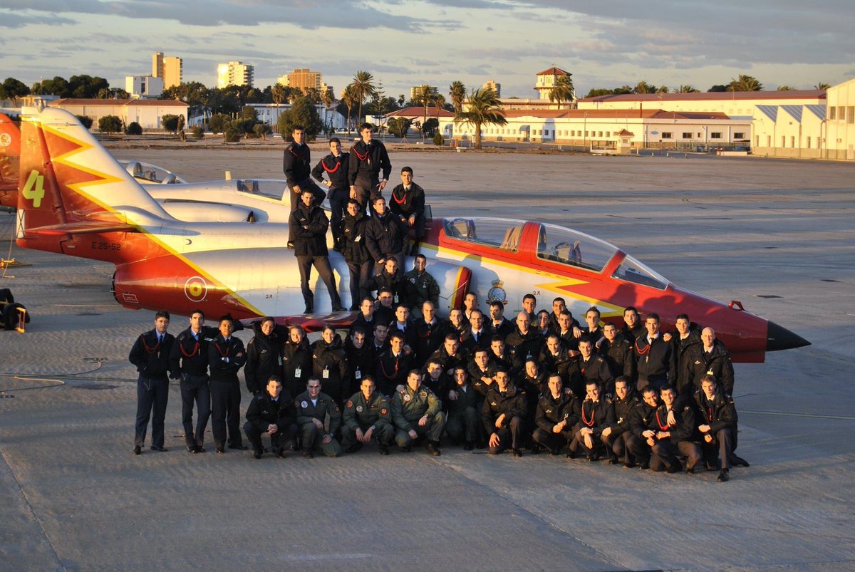 juanbengo's tweet photo. ADIÓS AL C-101

Muchos recuerdos, esfuerzo y gente.

Por todos aquellos que lo volaron hasta el final. Especialmente por mi tío Juan. Por Ayo. https://t.co/WWmMQflq2j