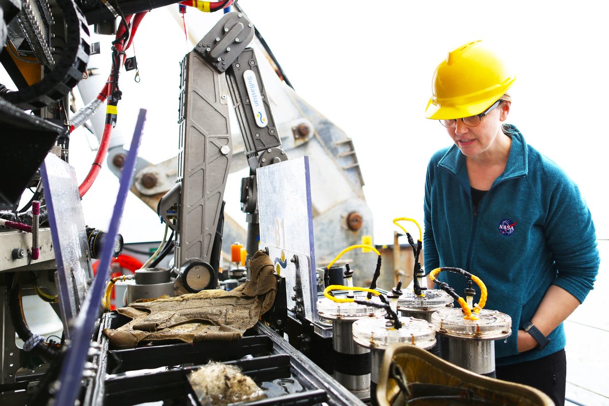 SchmidtOcean's tweet photo. #TechTuesday ~ Ocean and space explorers have much to learn from each other. On our #BackyardDeep cruise @NASA's ABISS lander served as a testbed for tech to study oceans on other worlds. Excited to host more cruises where software/robotics targeted for space missions are tested. https://t.co/ZSRmQtK9Q6