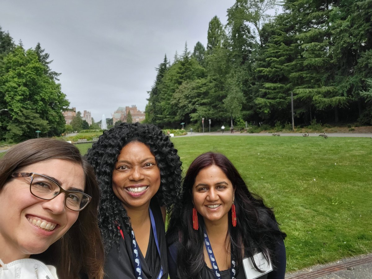 ProfBPereira's tweet photo. Lovely mentor/mentee meeting with Nidhi and Adrienne, walking by this beautiful campus! #tenureproject @tenureproject https://t.co/Mx84QvHeVI