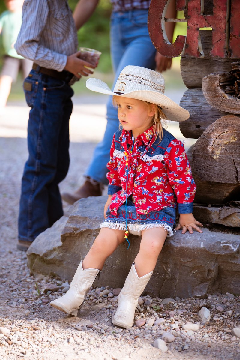 fllodge's tweet photo. The ranch's littlest cowgirl, taking it all in. #Montana #FlatheadLakeLodge #GuestRanch #BigforkMT https://t.co/M2jOKtuNOS