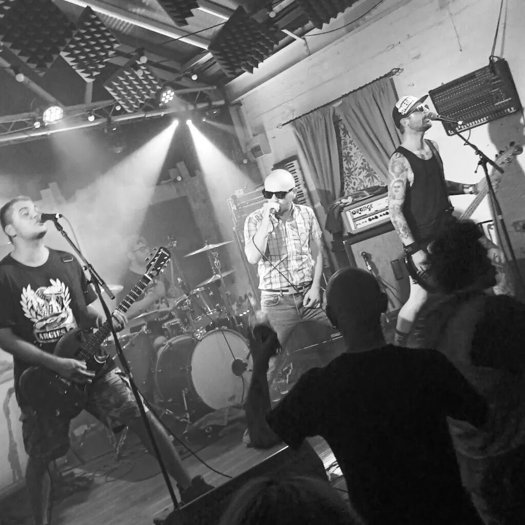 Midge_UK's tweet photo. Il Complesso right now
#punk #italy #livemusic #italianpunk https://t.co/cXvEdYZDOK