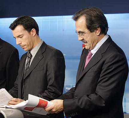 La muerte de <a href="/ontiverosemilio/">emilio ontiveros</a> nos llena de tristeza a todos aquellos que tuvimos la suerte de colaborar con él. Echaremos de menos sus conocimientos y su humanidad. También su cercanía y sus abrazos en los momentos difíciles. Emilio, gracias por todo y hasta siempre.