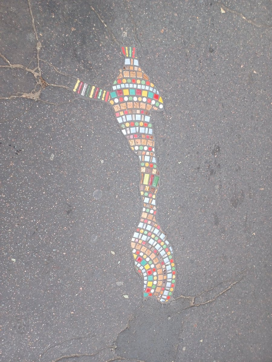 judith_winters's tweet photo. I've totally fallen for @EdwigeforEmemem's beautiful Parisien pavement mendings #flacking https://t.co/eCSpwkQ3KE