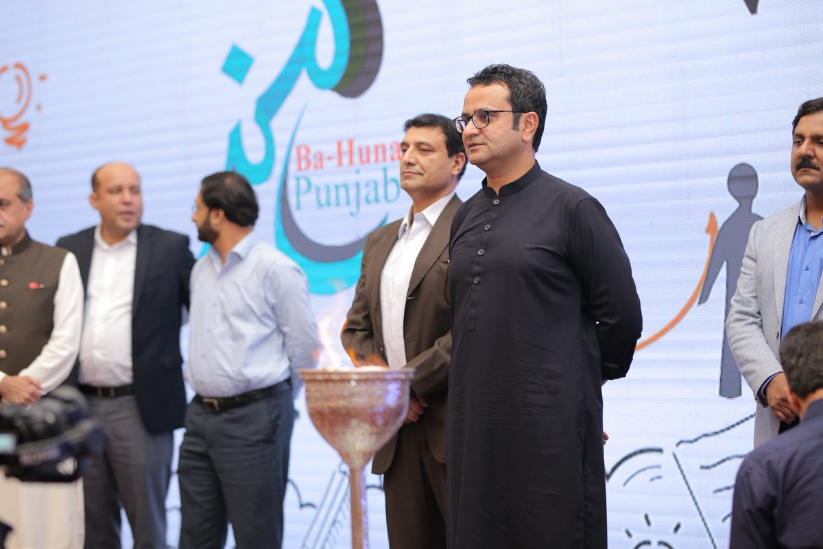 YoungTVETAlumni's tweet photo. Thank you @ZaheerAMalik for speaking with Young TEVT Alumni We value the insights and guidance you provide &amp; appreciate the time you spent discussing Tevta Alumni Future &amp; How it will be helpful for the students Lastly Thanks to all the  @punjab_tevta for their untired efforts https://t.co/HPW2gcu3Ao