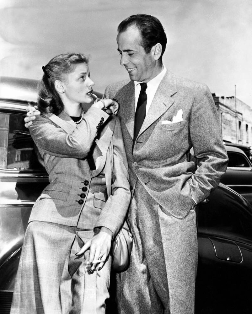 JakesterDEX's tweet photo. Lauren Bacall and Humphrey Bogart in Pasadena, 1945 https://t.co/QBBCqA2Yjb