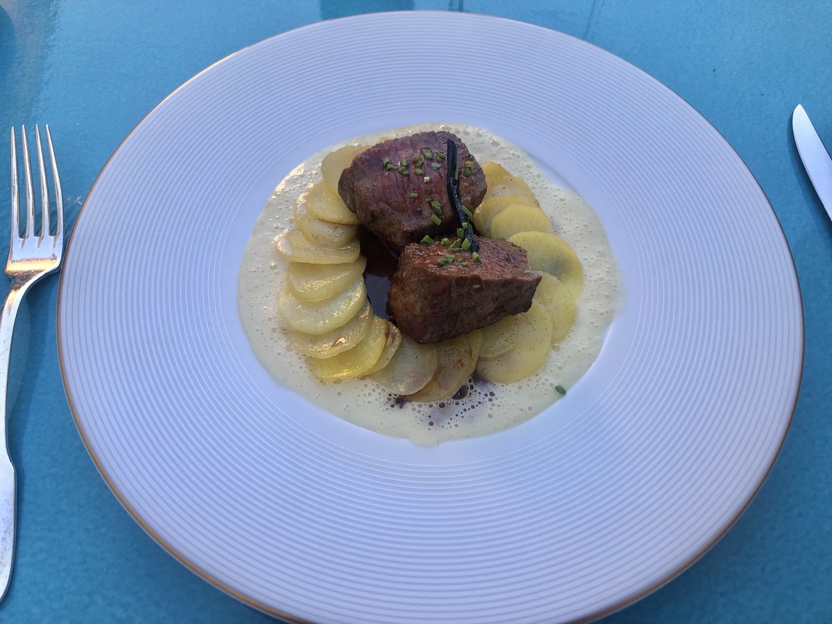 MichelinGuideUK's tweet photo. What great value - 3-course dinner on the garden terrace for €30
#Oucques #BibGourmand
#Loire #France
https://t.co/iEVGUxjlQl https://t.co/7Vn4N6skC8