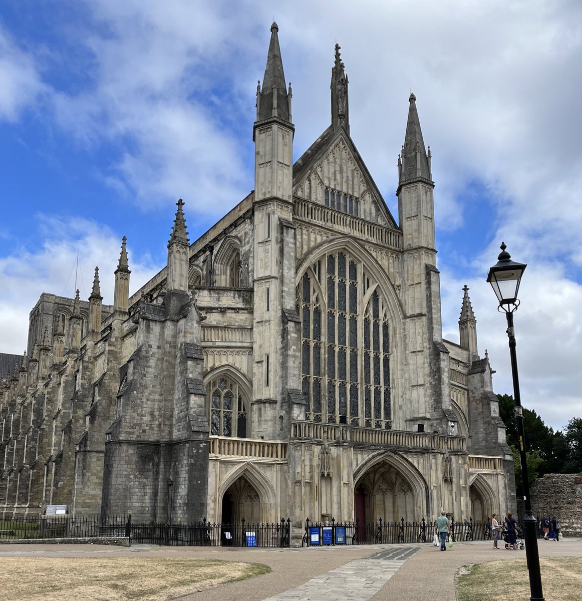 crumble_1986's tweet photo. Nice location earlier this evening to do some media planning with another Cadet Forces Adult Volunteer! (Disclaimer, we didn’t actually go in the cathedral!)

#winchester #cathedral #aircadets 
@OCHIOWATC https://t.co/eFcBaOqyFT