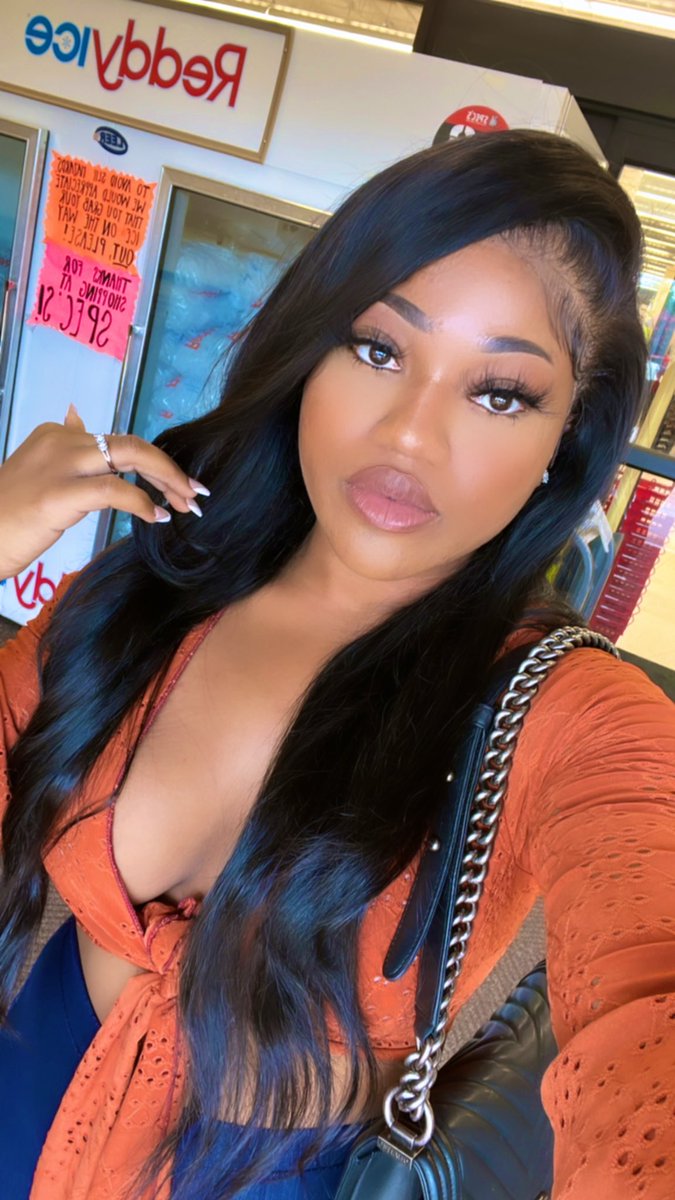 laylanaiim tweet picture