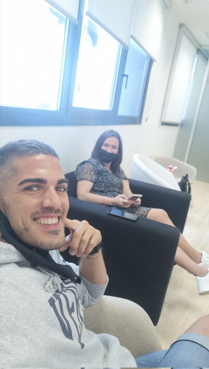 <a href="/CrisQuicky/">Quicky ⚡💡</a> <a href="/altatensioncon/">Alta Tensión</a> Tngo otro documento gráfico de la segunda vez q fui de reserva antes de concursar... ❤️