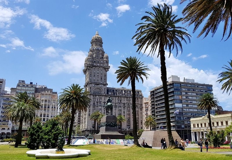 blogtemqueir's tweet photo. O que fazer em Montevidéu: principais pontos turísticos, atrações e passeios imperdíveis como o bate-volta a Punta del Este. #temqueir ⤵️
https://t.co/FCfP9Z6Tab https://t.co/eoCgbBPt1X