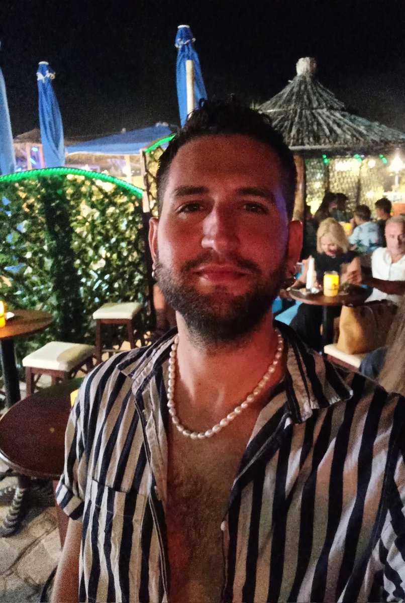 Kons_92's tweet photo. Night out!! How u doin'? #nightout #clubbing #beachbar #summerout #thasosout https://t.co/xEx6ohLVQB