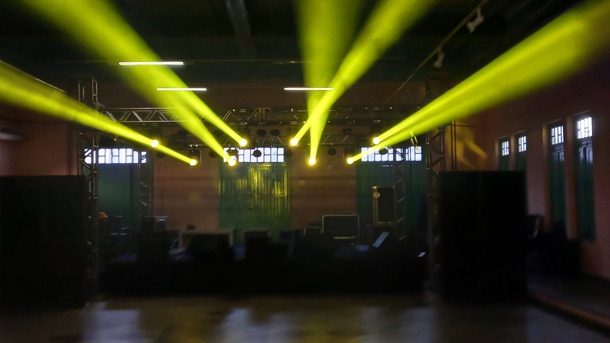 Hoje tem show 20h no clube dos diários, mais uma vez <a href="/floraisdtq/">Florais da Terra Quente</a> acústico e com músicas novas!

Cola que a estrutura tá foda e o evento é gratuito!!