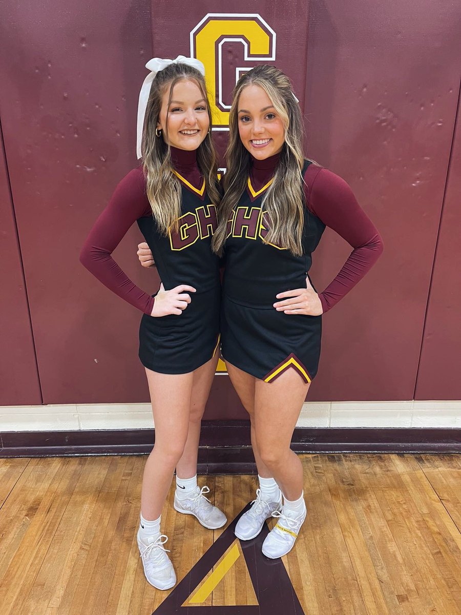 EmmaReitzell's tweet photo. Excited for snr szn 😈😈 https://t.co/757XmNjzgE