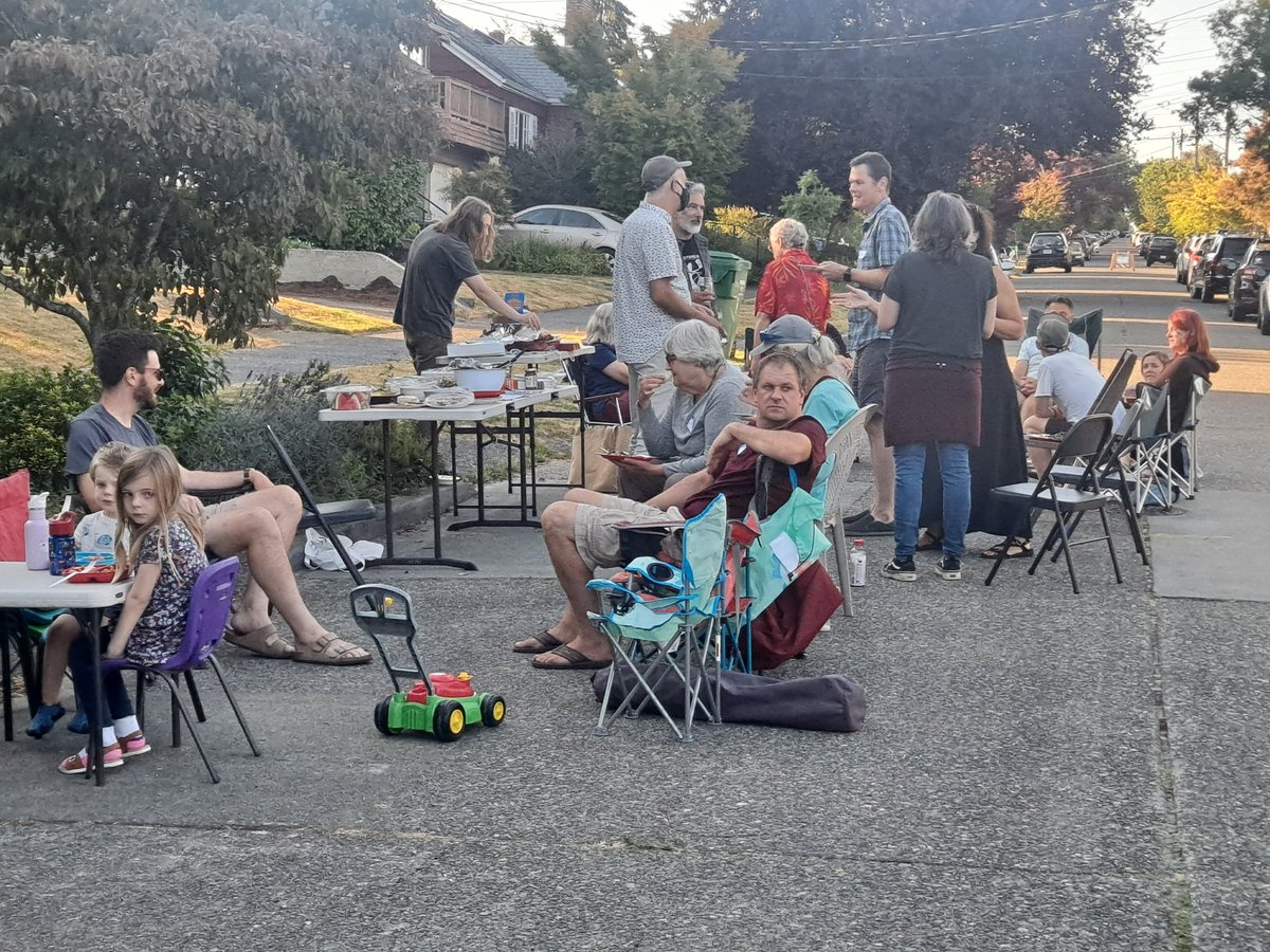 Is my neighborhood block party bridging or bonding social capital? Feel like I should know this.