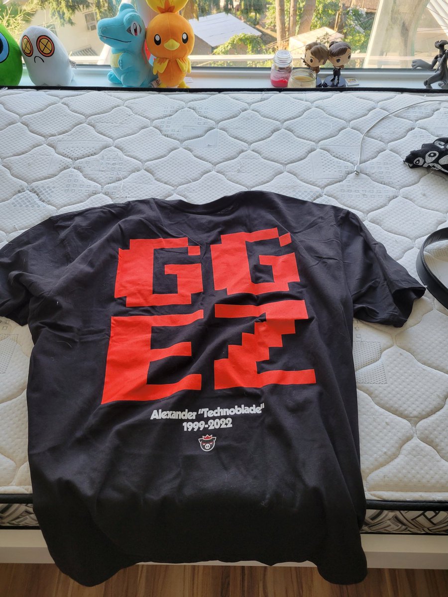 BrambliPreamble's tweet photo. IT CAME #technobladeneverdies #technomerch https://t.co/iab6h1TgKm