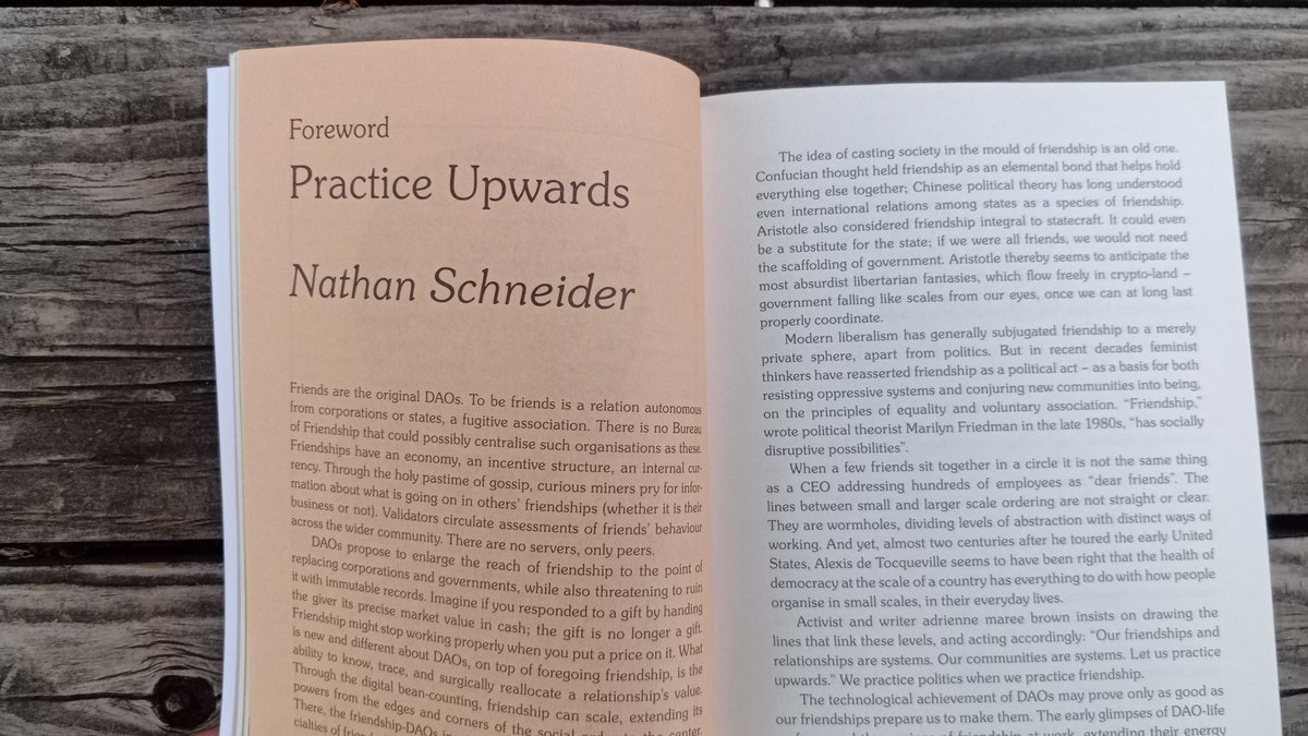 ntnsndr's tweet image. Eeee! I just got my copy of #RadicalFriends, the new book on art-DAO-ness from Ruth Catlow @furtherfield and @pennny_rafferty, so full of friends and friend-crushes.

Get it: torquetorque.net/publications/r…