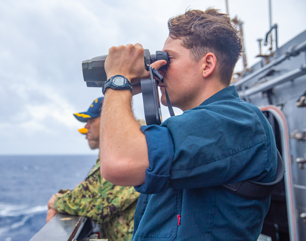 [問卦] 演習位置不是進入領海了嗎美軍在幹嘛？