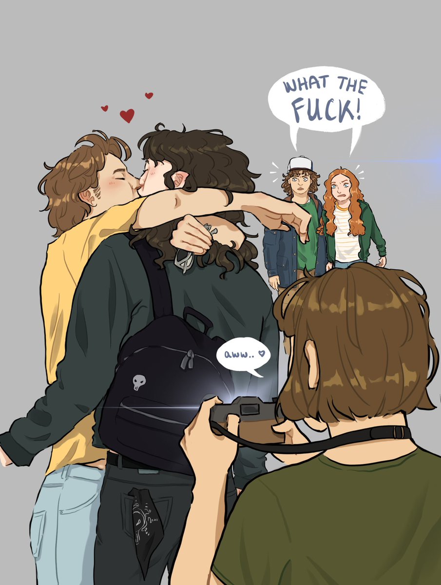 Someone on my tik tok suggested Dustin and Max in the bg and Robin taking the photo 😗 #steddie #strangerthingsseason4 #eddiemuson #steveharrington #maxmayfield #dustinhenderson #ROBINBUCKLEY