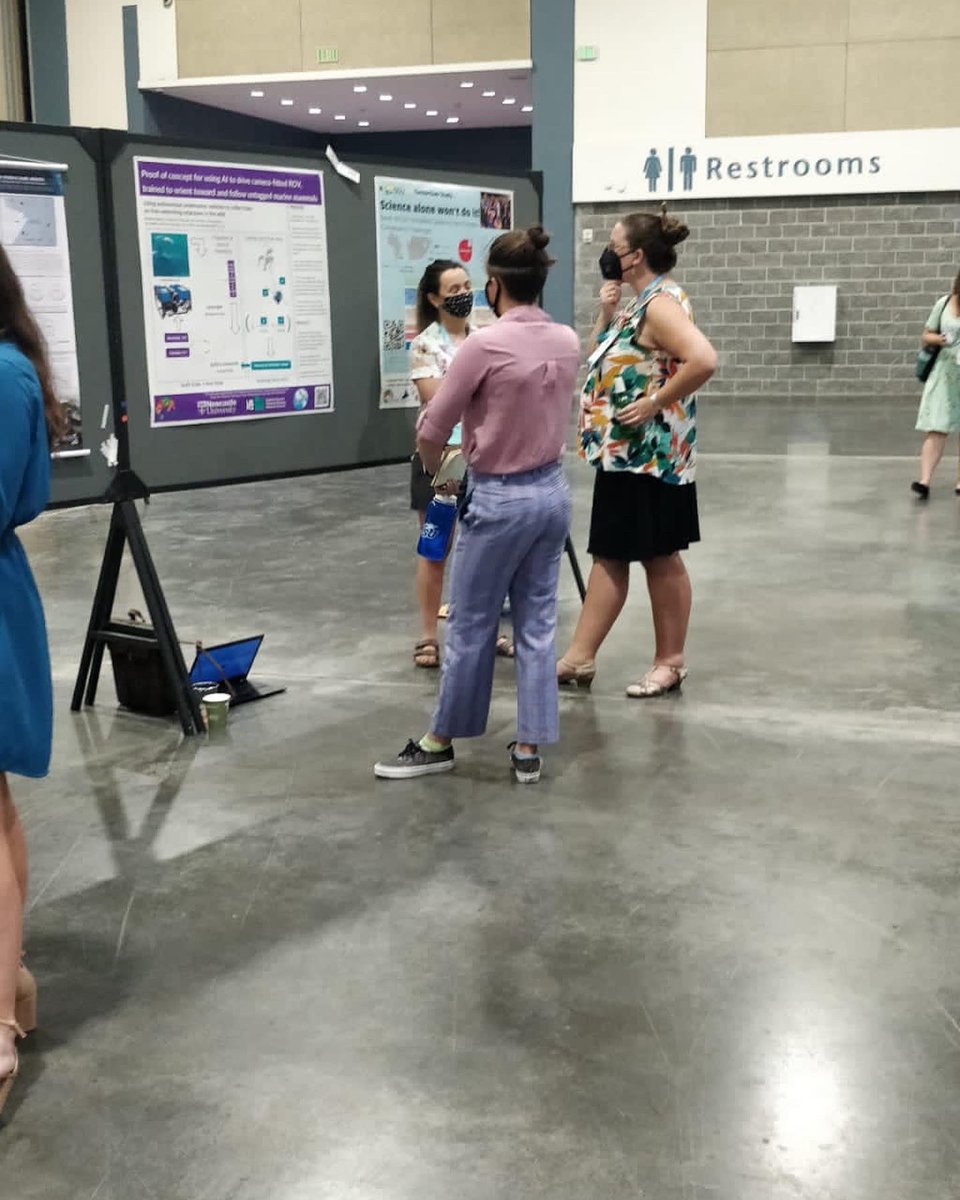 Poster-ing @ #SMM2022 🐋