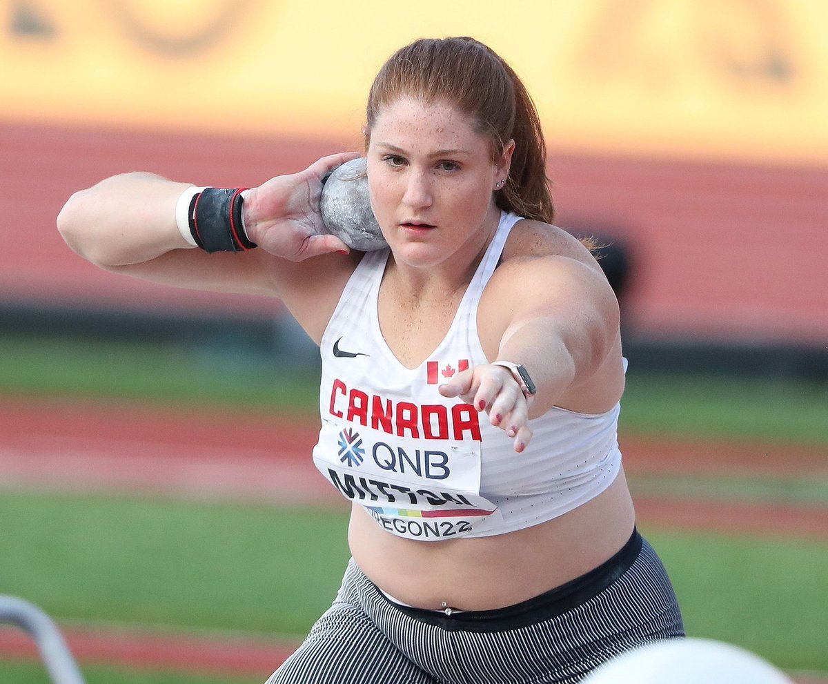 One and done! At the Commonwealth Games in Birmingham, England, Sarah Mitton of North York, ON (originally Brooklyn, NS) threw an auto-qualifying mark of 18.24m on her first throw, securing her spot in Wednesday's final! 🇨🇦🏴󠁧󠁢󠁥󠁮󠁧󠁿