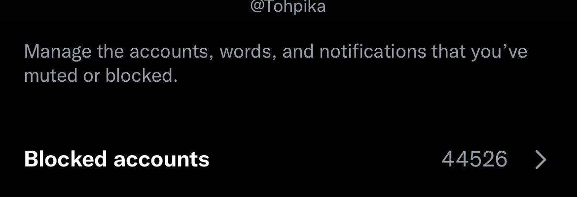Tohpika's tweet photo. @sheegons Fr. Some people just get on my nerves https://t.co/uPLKbUyds8