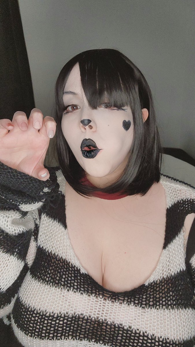 BaphoKat's tweet photo. I did a little closet #cosplay of @derpixon 's #BonBon from Mime and Dash. Literally found it 2 days ago or yesterday &amp;  had to do it today. Haha 🖤🤍

#mimeanddash #hentai #lewd https://t.co/ZYxu4WAvpA