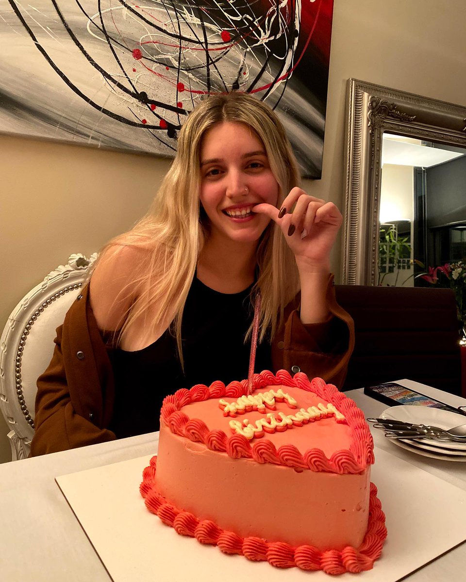 benzagram's tweet photo. ⇥ •18.08.21• - ¡@martibenza hace un año vía feed! https://t.co/CuP8EuJVM3