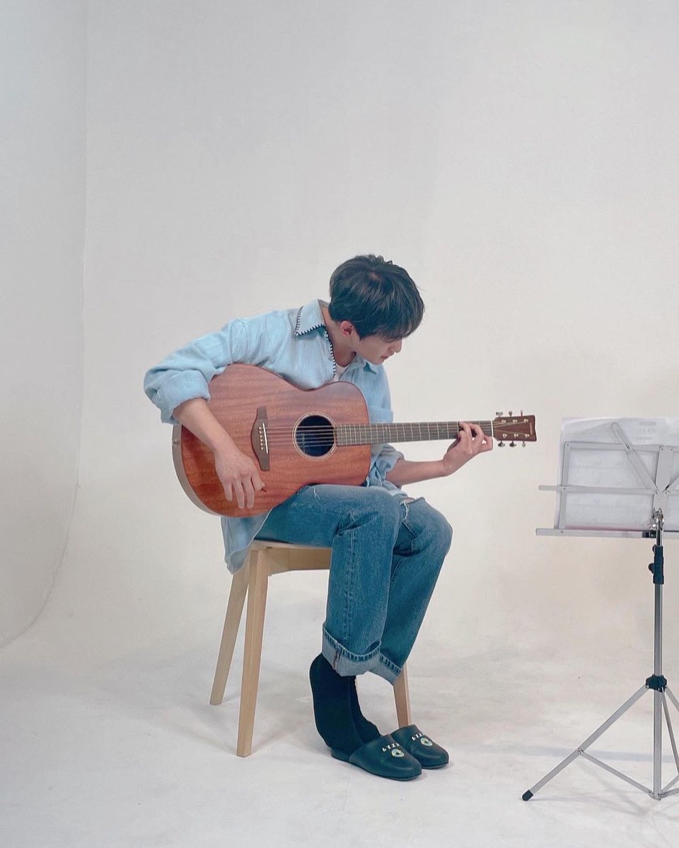 Forever_SHINee's tweet photo. [Photos] Onew instagram update- 220803 (4P) https://t.co/P2ZZWJRe49

#SHINee
#ONEW https://t.co/7G2YPf7Hoo