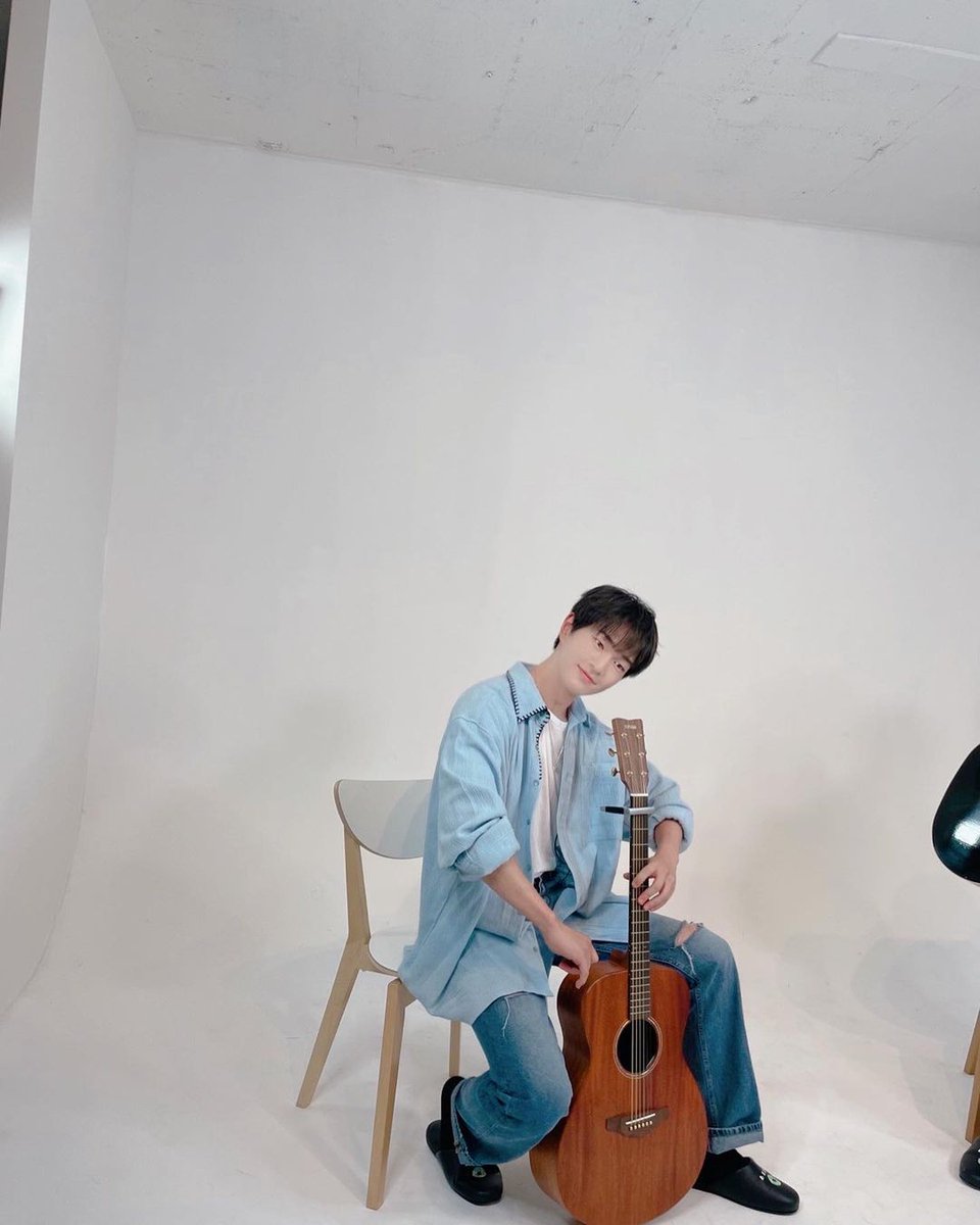 Forever_SHINee's tweet photo. [Photos] Onew instagram update- 220803 (4P) https://t.co/P2ZZWJRe49

#SHINee
#ONEW https://t.co/7G2YPf7Hoo
