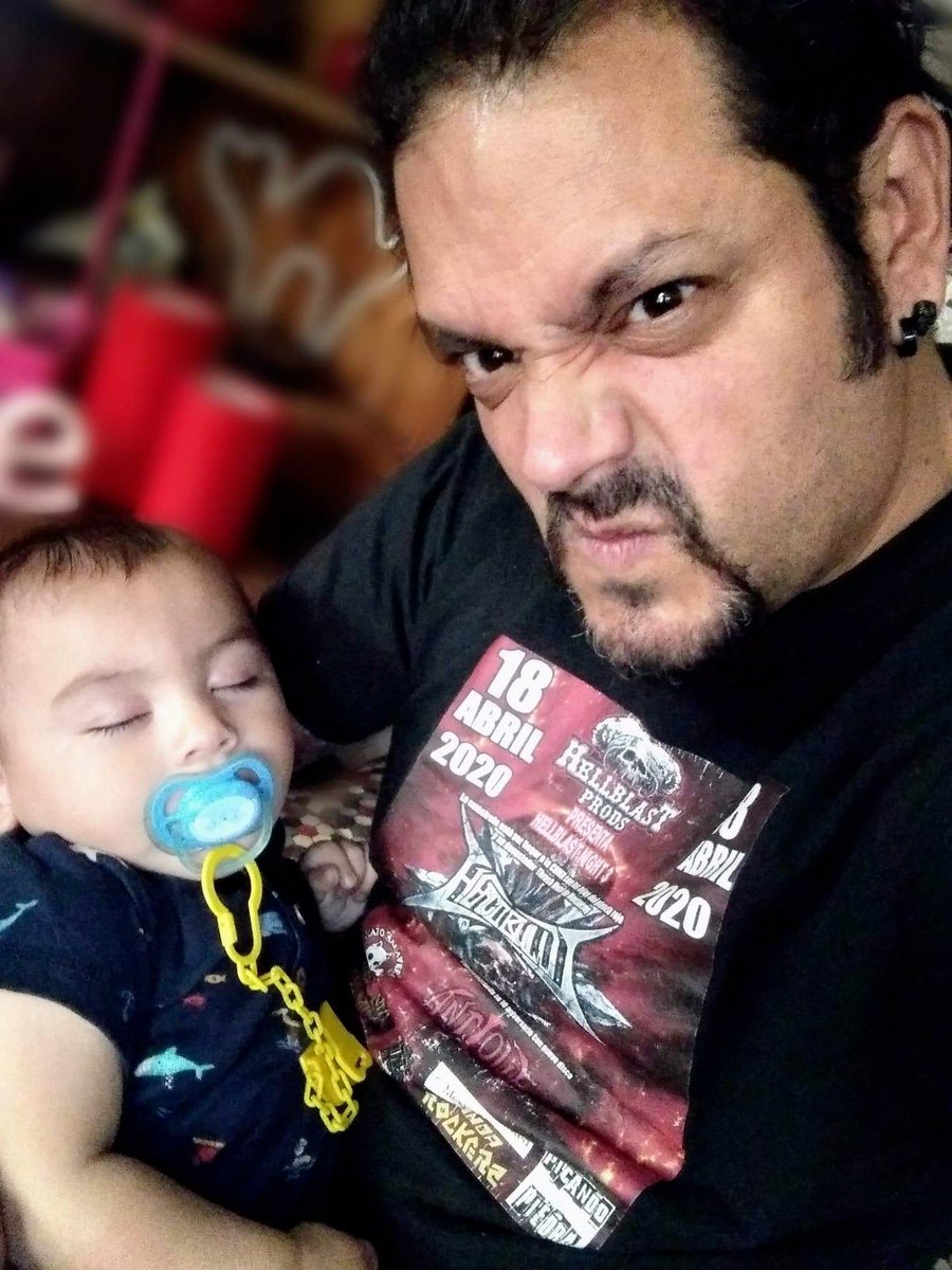 MandoKalani's tweet photo. En está ocasión yo acompañado de #MiRequintito 

¿ Qué playera traen puesta HOY ? 

#RetoPlayera #HellBastProds III
 #FestivalMetal #MetalMexicano #TalentoNacional 
@PREMIOSKALANI 
 🤘👕🤘 yeeah!!!

#ApoyaLaEscenaLocal #BandasMexicanas #PLayera #PremiosKalani #EventoNacional https://t.co/Qrldd71du6