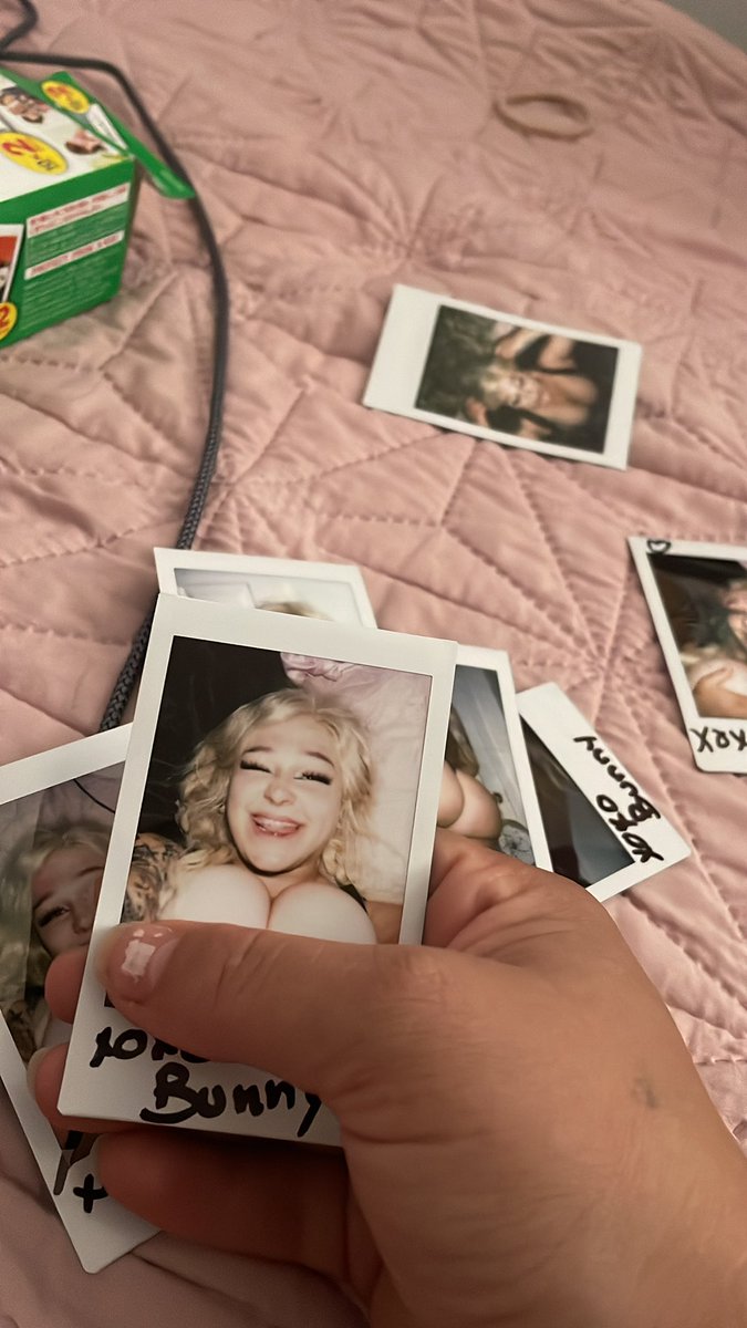 Sleebunn3's tweet photo. Retweet to win a free polaroid of me 💖💖 https://t.co/F00pv3BZvQ