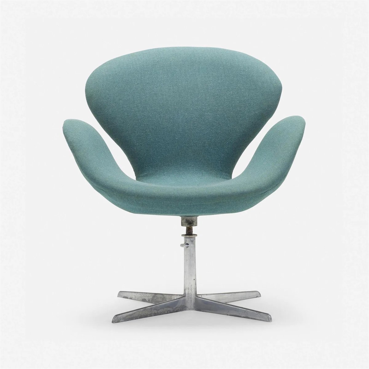 LiveAuctioneers tweet media