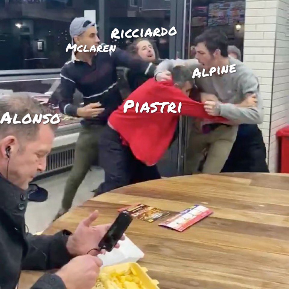 FZMC4xSX0AExSdl?format=jpg&name=medium