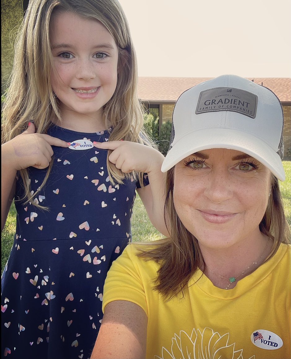 jennawatson's tweet photo. 🗳 ✔️ Wore my bright yellow🌻. #ksvote #no https://t.co/zvO9LQbbT3