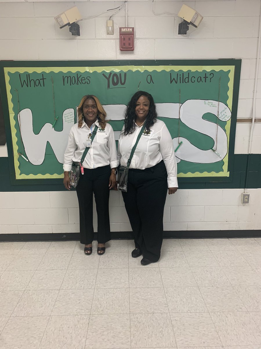 WindsorForestES's tweet photo. We can’t wait to meet and greet our Wildcats tomorrow! Thanks Pastor Drew for your support. @DrGilCol09 @AnnLPGA @simplyb731 https://t.co/mVeAjcXDFA