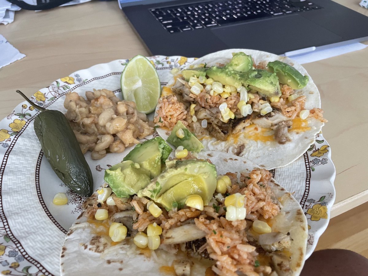punkcap's tweet photo. Seeing how everyone loves posting there food pic’s I though I’d play along as my wife was formally trained by Jacques p’epin & Julia Childs & X-5757 / aujourd’hui #fourseasons #tacos #stilltrading 😇 https://t.co/VmqRJjNxz8
