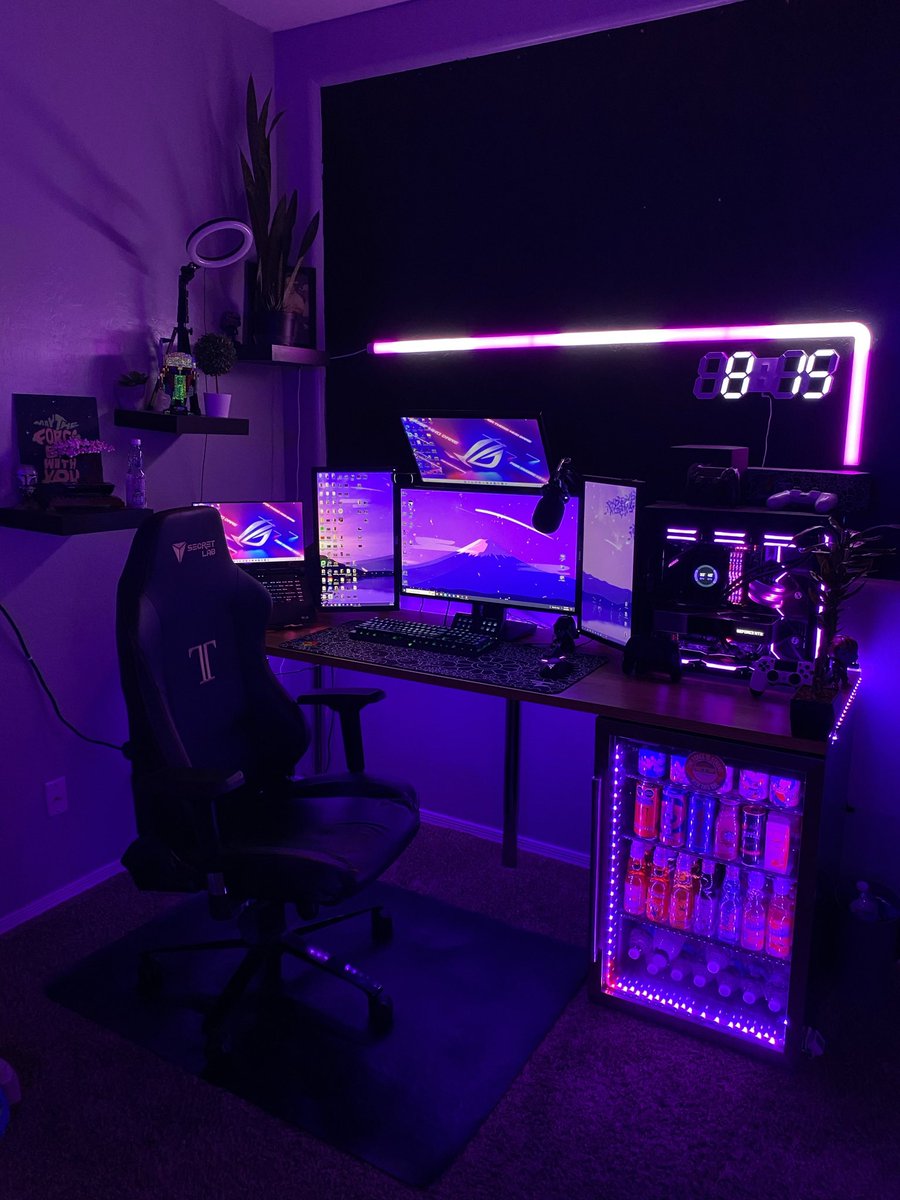 shotsbyhundo's tweet photo. Set Up Looking Nice😈, Thanks For All The Support Everyone💜🙏🏻
•
•
•
#pcsetup #gamingsetup #gamingroom #fyp #foryou #foryourpage #explorepage #explore #explorepage✨ #twitchstreamer #twitchaffiliate #pcroom #minifridge #secretlabs #gooveelights #frigidaire #gamingcommunity https://t.co/A3Ww2dLYLq