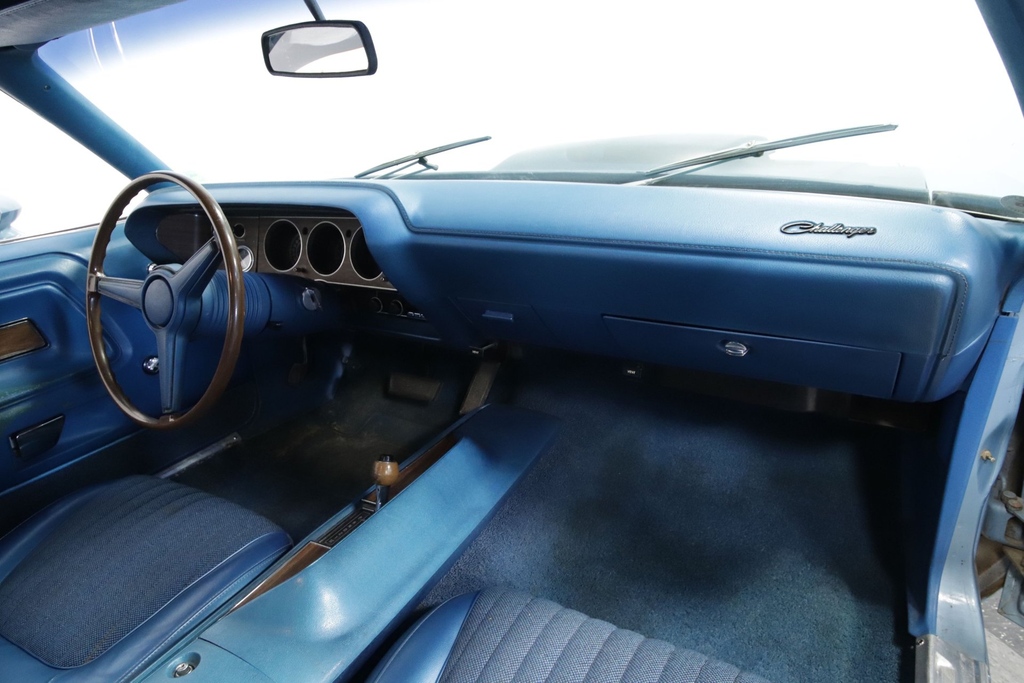 streetsidecars's tweet photo. This 1970 #Dodge #Challenger T/A Six-Pack features its numbers matching 340 cubic inch V8 teamed with a #Torqueflite automatic transmission
Link: https://t.co/3cI757mrWJ
#musclecar #oldcar #classiccar #collectorcar #mopar #mopars #moparcar #moparornocar #dodgechallenger https://t.co/RFKXbCQpok