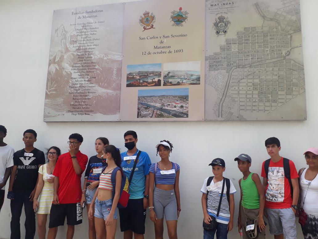 matanzas_citma's tweet photo. Atrapados por la infografía con el mapa  que contiene  las familias undacionales de la ciudad  de San Carlos y San Severino  de Matanzas https://t.co/Ef1jXngaqZ