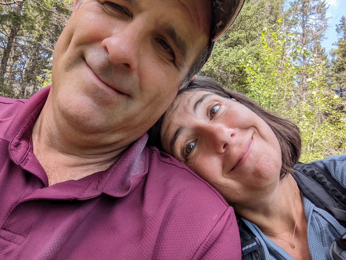 llittle33's tweet photo. 25 years married to this guy 💕 https://t.co/F3DkXTATw4