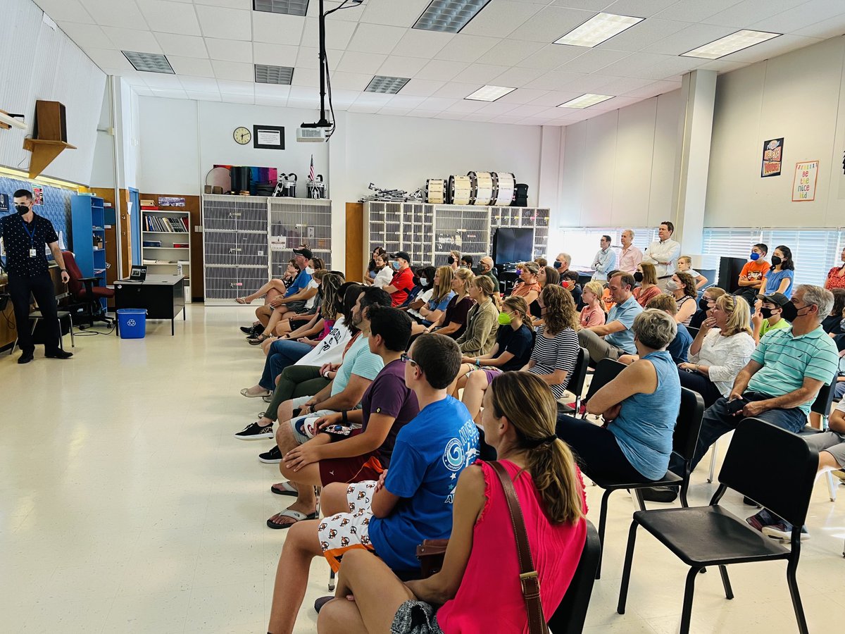 Welcome to WMS Mr. Edwards!  We are so excited to have you lead our band program. #harvestyourgreat ⁦<a href="/APSVirginia/">Arlington Public Schools</a>⁩ ⁦<a href="/SuptDuran/">Francisco Durán, Ed.D.</a>⁩ ⁦<a href="/WMS_WolfPack/">WilliamsburgMS</a>⁩ ⁦<a href="/wmspta_wolves/">Williamsburg MS PTA</a>⁩ ⁦<a href="/APSVaSchoolBd/">APS School Board</a>⁩ ⁦<a href="/APSArts/">APS Arts Education</a>⁩